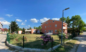 Гостиница Renic Apartments  Нин